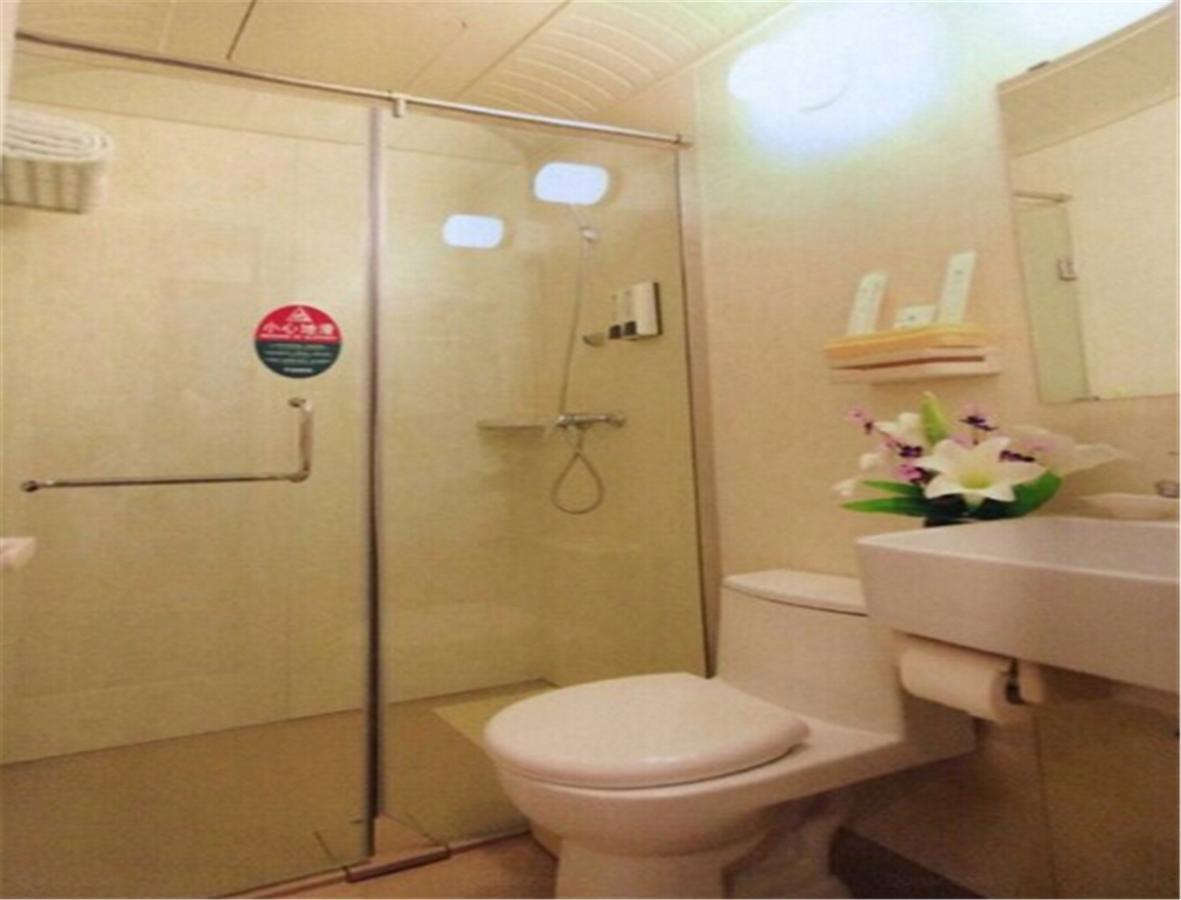 Greentree Inn Liaoning Dalian Railway Station South Shengli Square Express Hotel Exteriör bild